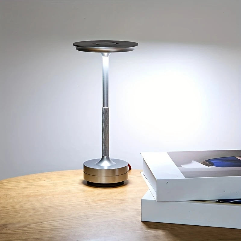 Luminária de Mesa Moderna em Metal Geométrico - Home Cozy