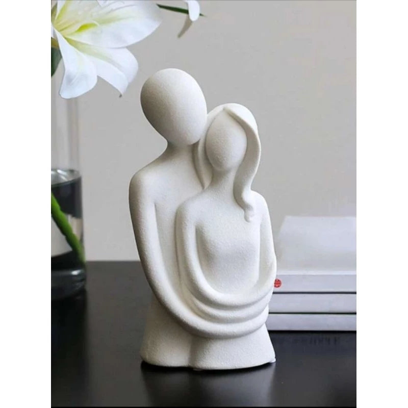 Escultura Casal Abraçados - Home Cozy