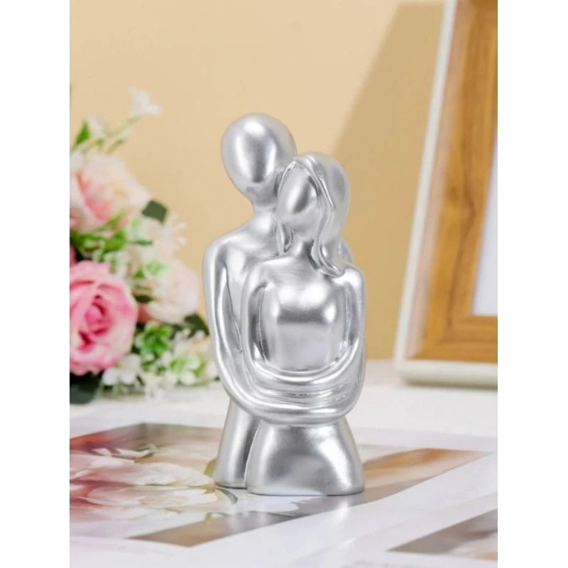 Escultura Casal Abraçados - Home Cozy